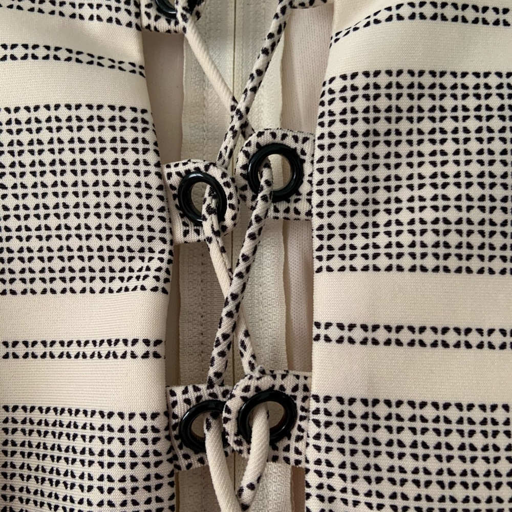 NWT black and cream/white mini pleated dress - Picture 5 of 6